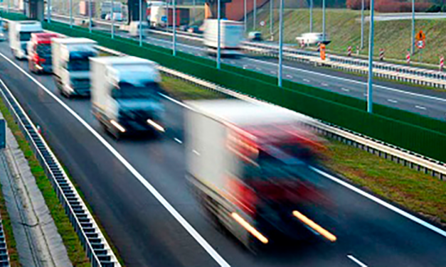 UGT pide mejores salarios y condiciones laborales para evitar el colapso del transporte por carretera